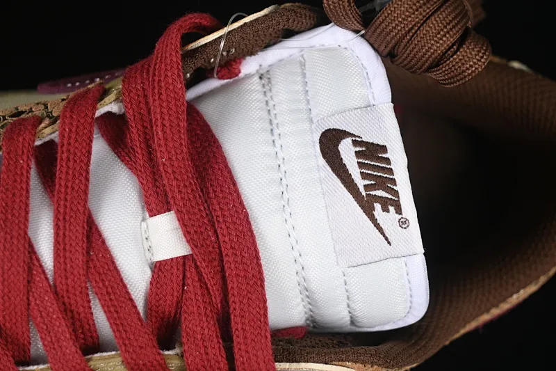 All Categories Nk SB Dunk Series Nk SB Dunk Low Low-top sneakers Nike Dunk Low "Surfaces In Brown And Sail" Panda Prank CNY Year of the Snake Shedding dust to welcome gold Golden snake holding wealth Low-top casual sneakers DD1503-124